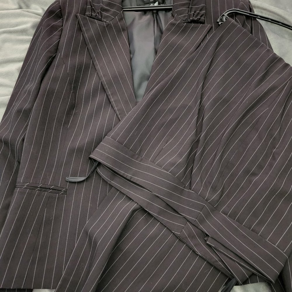 Beautiful lined suit